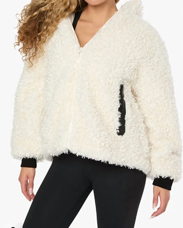 Sherpa Hooded Jacket In Ivory Women's weekend jackets