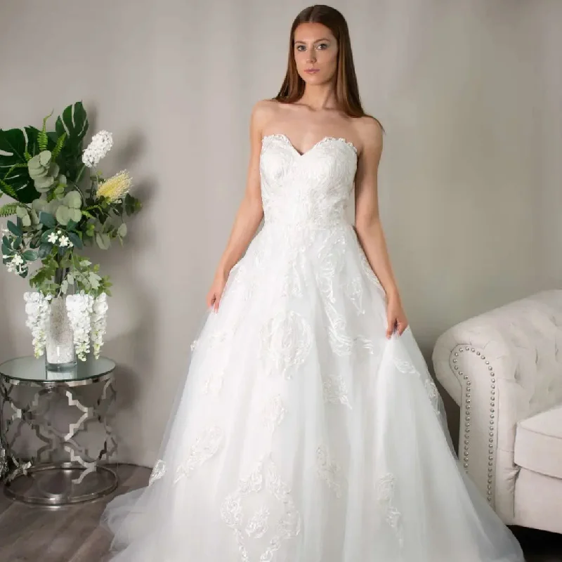 Berkly Sweetheart Neckline Lace Wedding Dress Tiered Wedding Dress