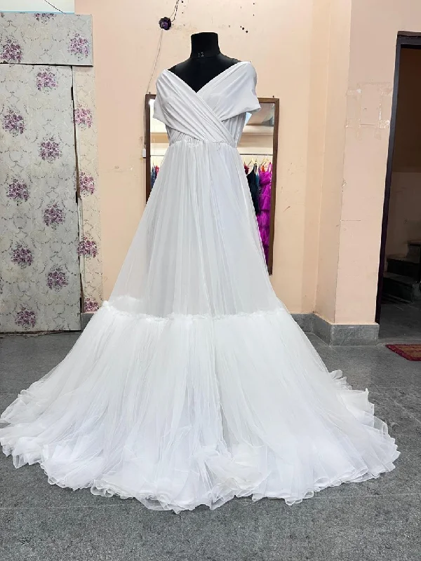 W2119,White Frilled Shoot Trail Gown, Size (All)pp Short Wedding Gown