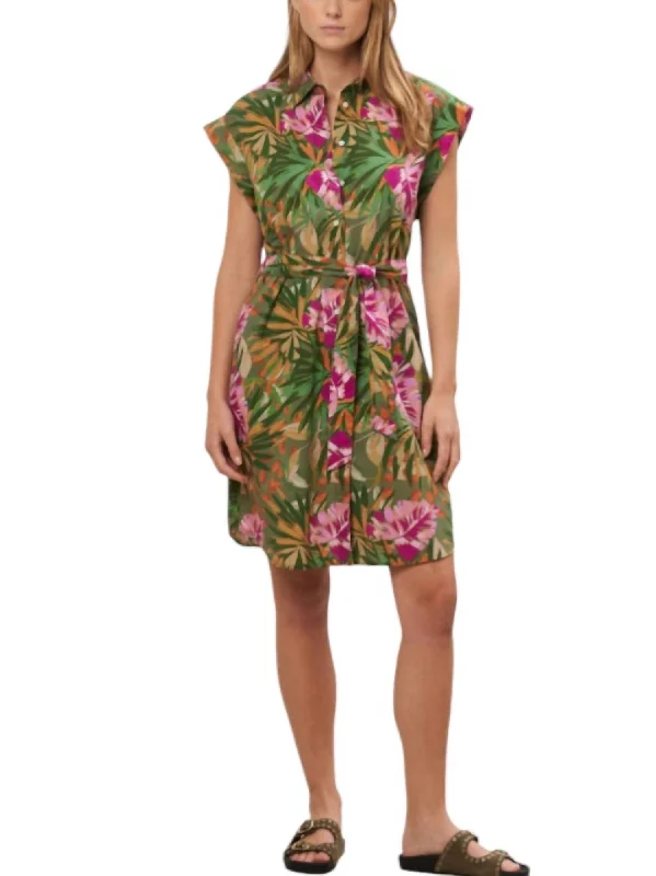 Robin Woven Dress In Green Bold pattern unclassified dresses