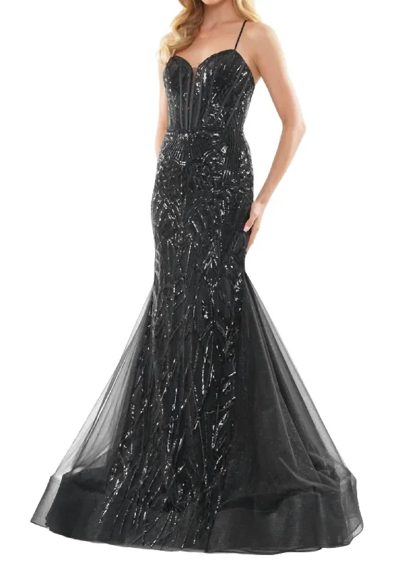 Sweetheart Neckline Prom Dress In Black Short unclassified dresses